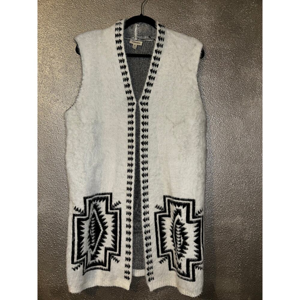 Chic White and Black Patterned Sleeveless Vest